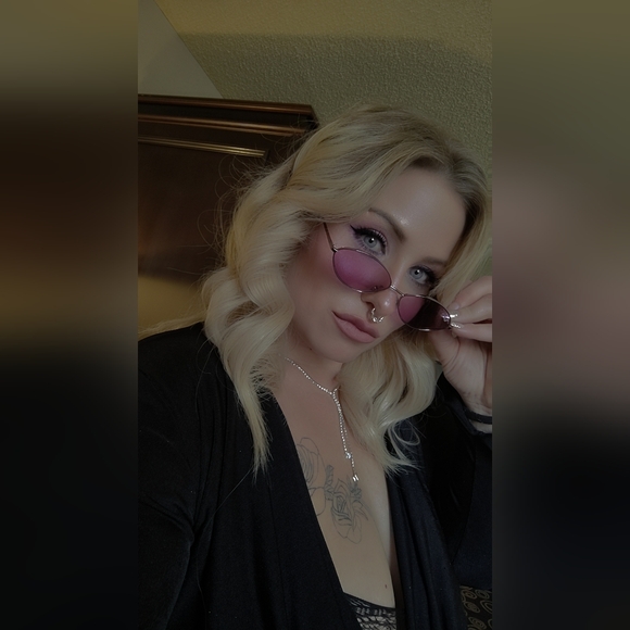 Meet your Posher, Deborah - Picture 7 of 14